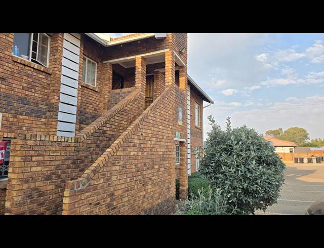 2 BEDROOM APARTMENT FOR SALE IN CLARINA